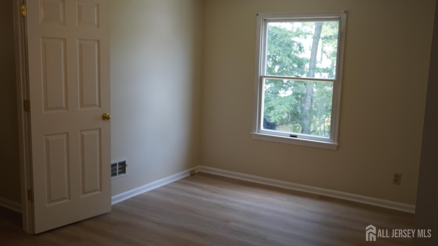 74 Warner Street Fords, NJ 08863 - Photo 9 of 15