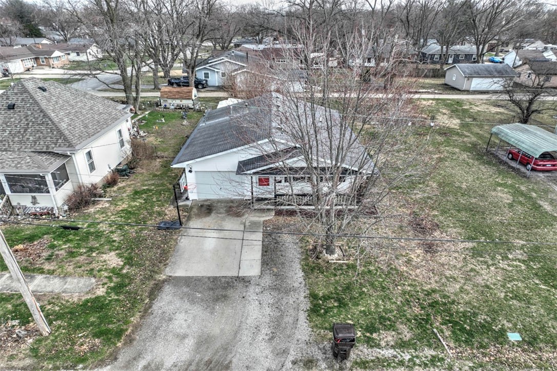 504 South Isabella Street Clinton, IL 61727 - Photo 2 of 23