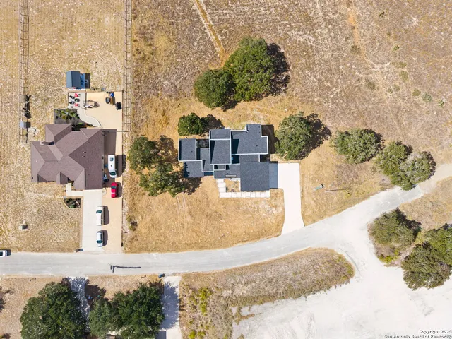 $639,999 | 147 Las Palomas Drive, La Vernia, TX 78121