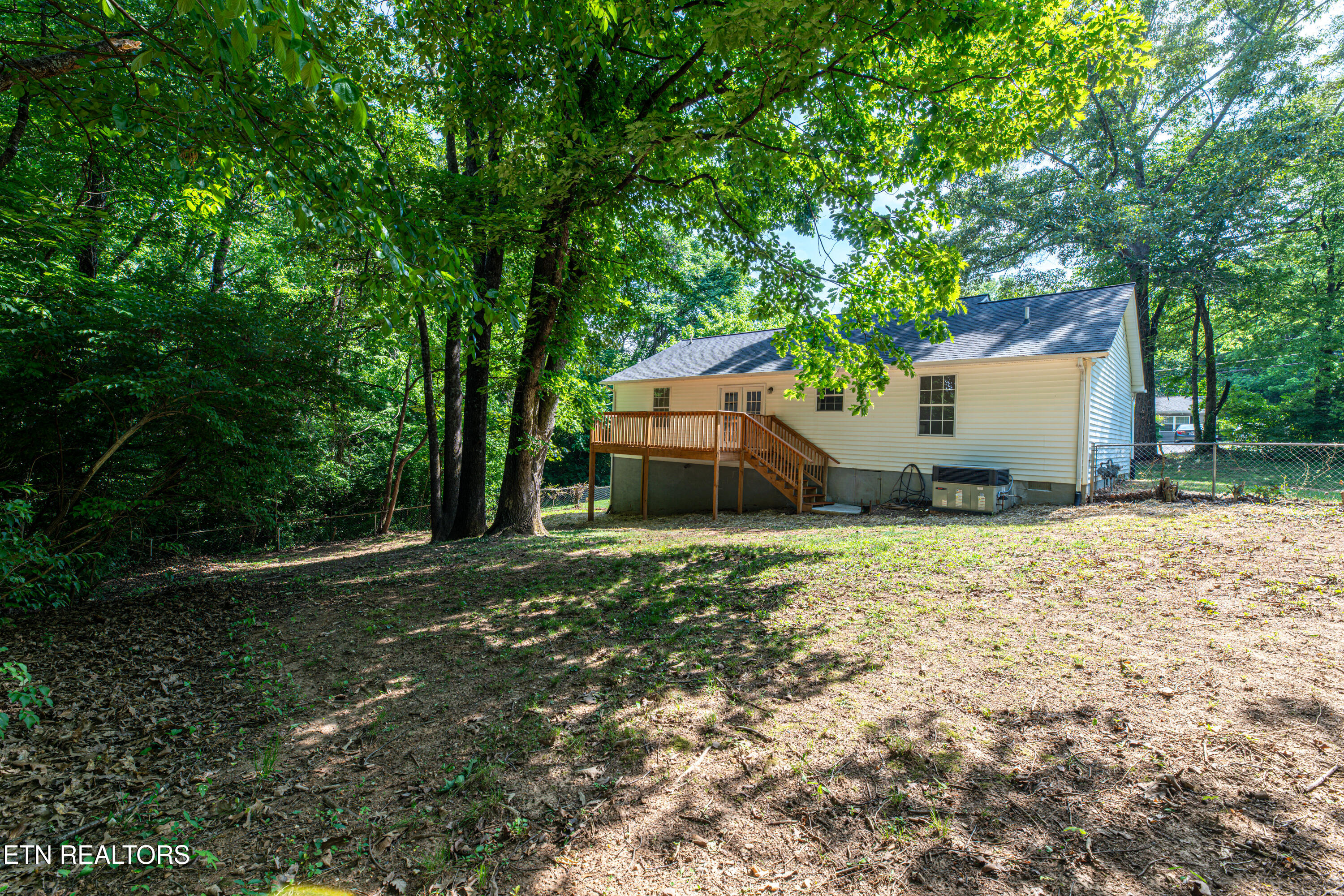 1718 Frank Watts Road Knoxville, TN 37909 - Photo 31 of 31 1718 Frank Watt-26