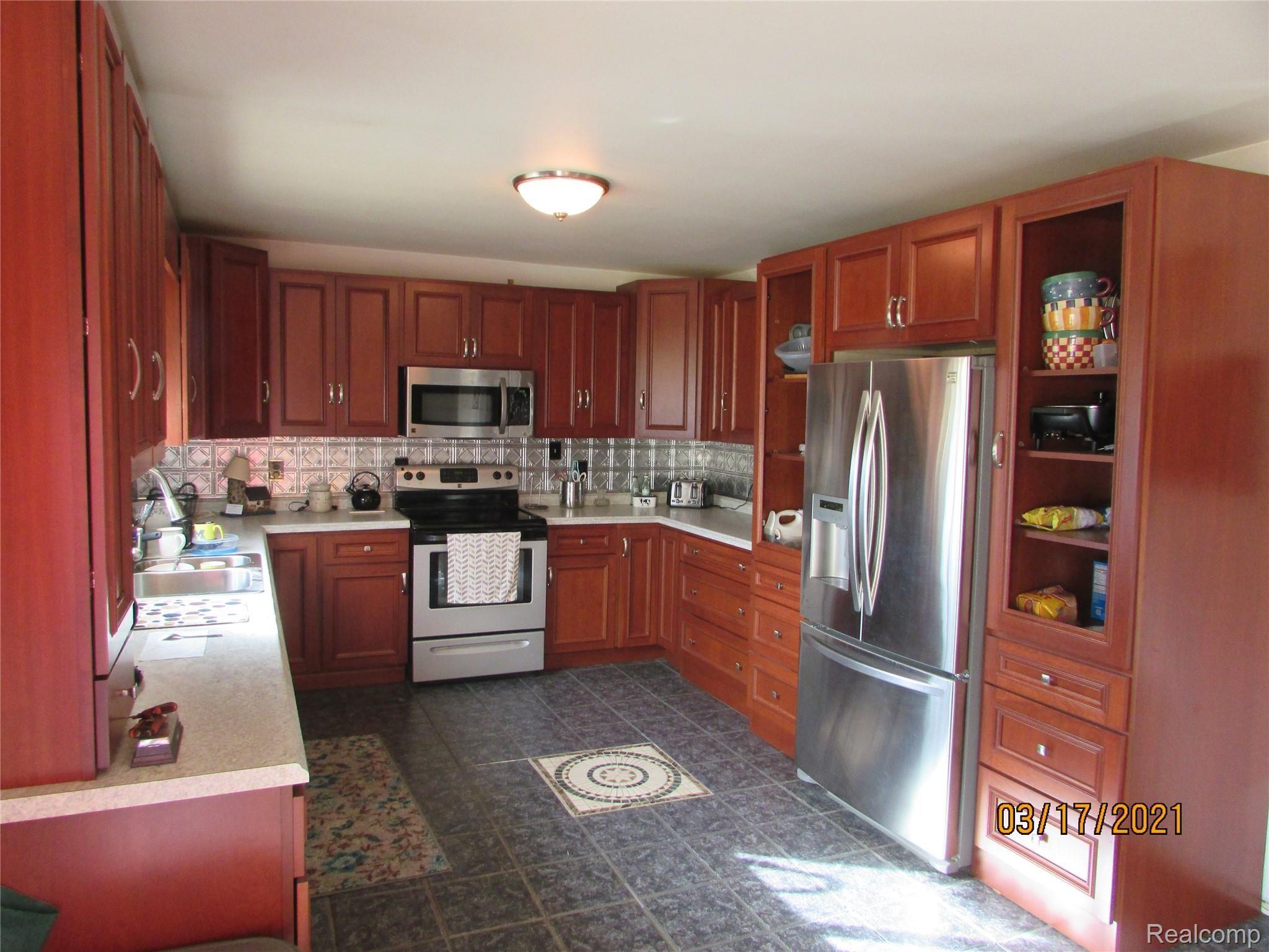 3222 North State Road Davison, MI 48423 - Photo 8 of 36 3222 N STATE RD PICS 2021-03-17 002.JPG