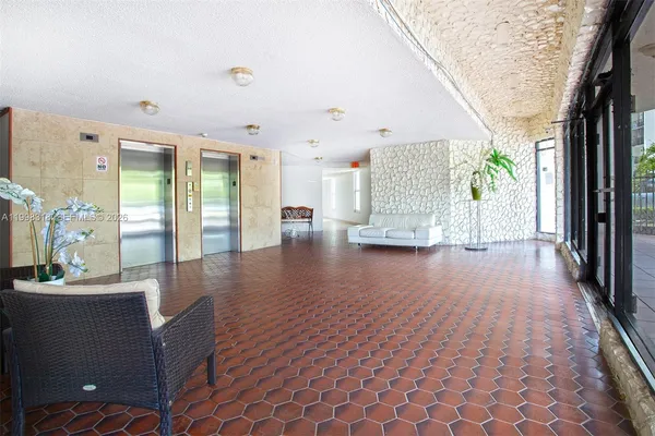 $284,999 | 9682 Fontainebleau Boulevard, Unit 503, Miami, FL 33172