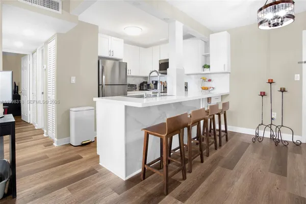 $284,999 | 9682 Fontainebleau Boulevard, Unit 503, Miami, FL 33172