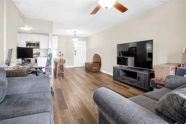 $284,999 | 9682 Fontainebleau Boulevard, Unit 503, Miami, FL 33172