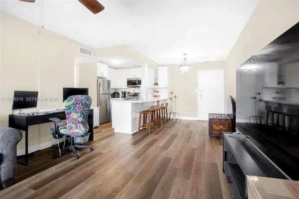 $284,999 | 9682 Fontainebleau Boulevard, Unit 503, Miami, FL 33172