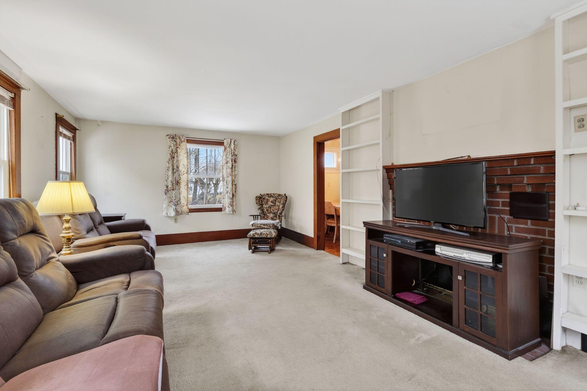 26 Vernon Street Saco, ME 04072 - Photo 12 of 31 26_Vernon_St_039