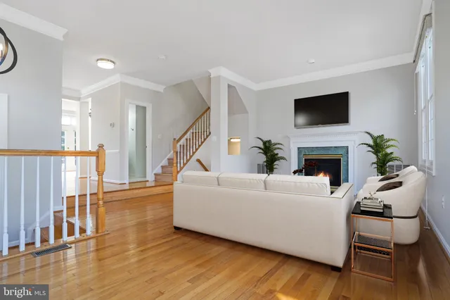 $4,000 | 2248 Journet Drive, Dunn Loring, VA 22027