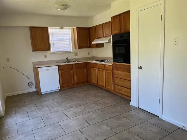 $315,000 | 228-230 Duke Drive, Kenner, LA 70065