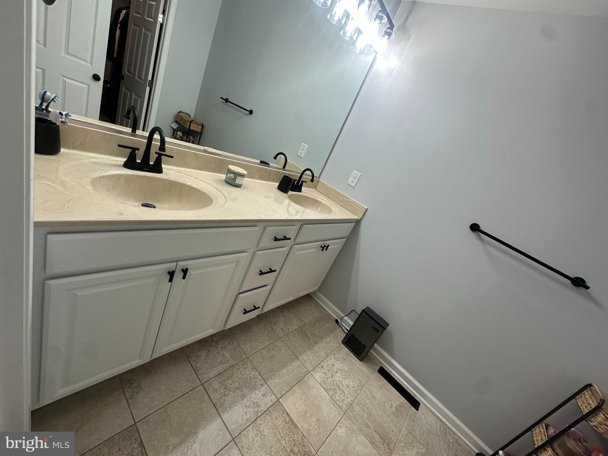 5 Seward Road Ridgely, MD 21660 - Photo 20 of 28 Master bath white vanity
