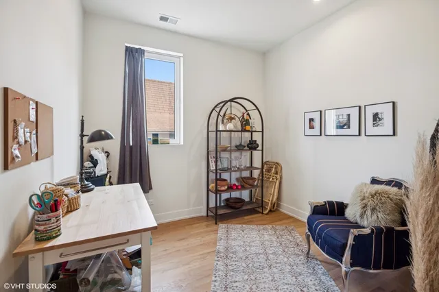 $3,500 | 1753 North Kedzie Boulevard, Unit 2, Chicago, IL 60647