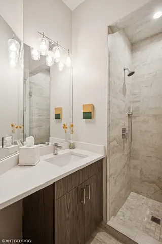 $3,500 | 1753 North Kedzie Boulevard, Unit 2, Chicago, IL 60647