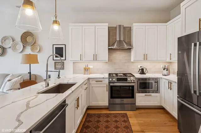 $3,500 | 1753 North Kedzie Boulevard, Unit 2, Chicago, IL 60647