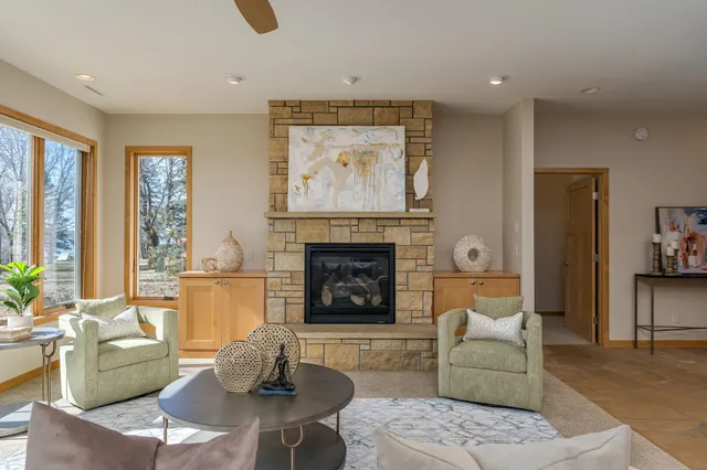 $1,095,000 | 6206 Shamrock Drive, Madison Lake, MN 56063