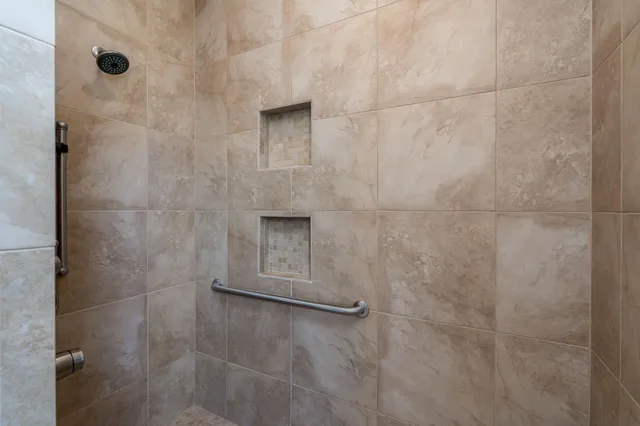 $1,095,000 | 6206 Shamrock Drive, Madison Lake, MN 56063