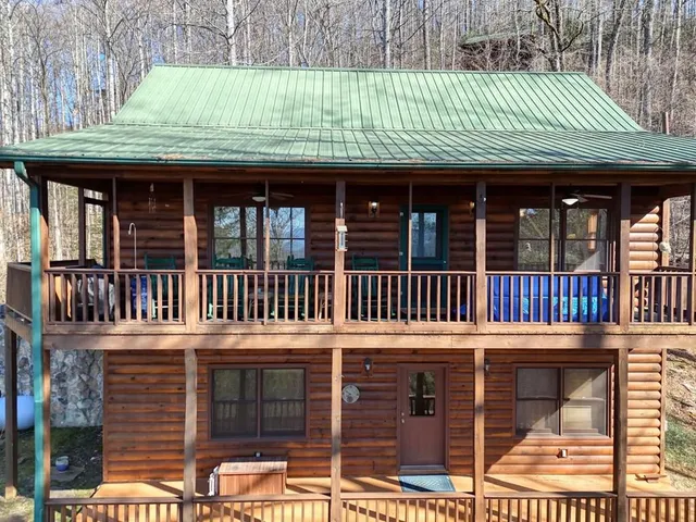 $445,000 | 310 Barefoot Hill Road, Hiawassee, GA 30546