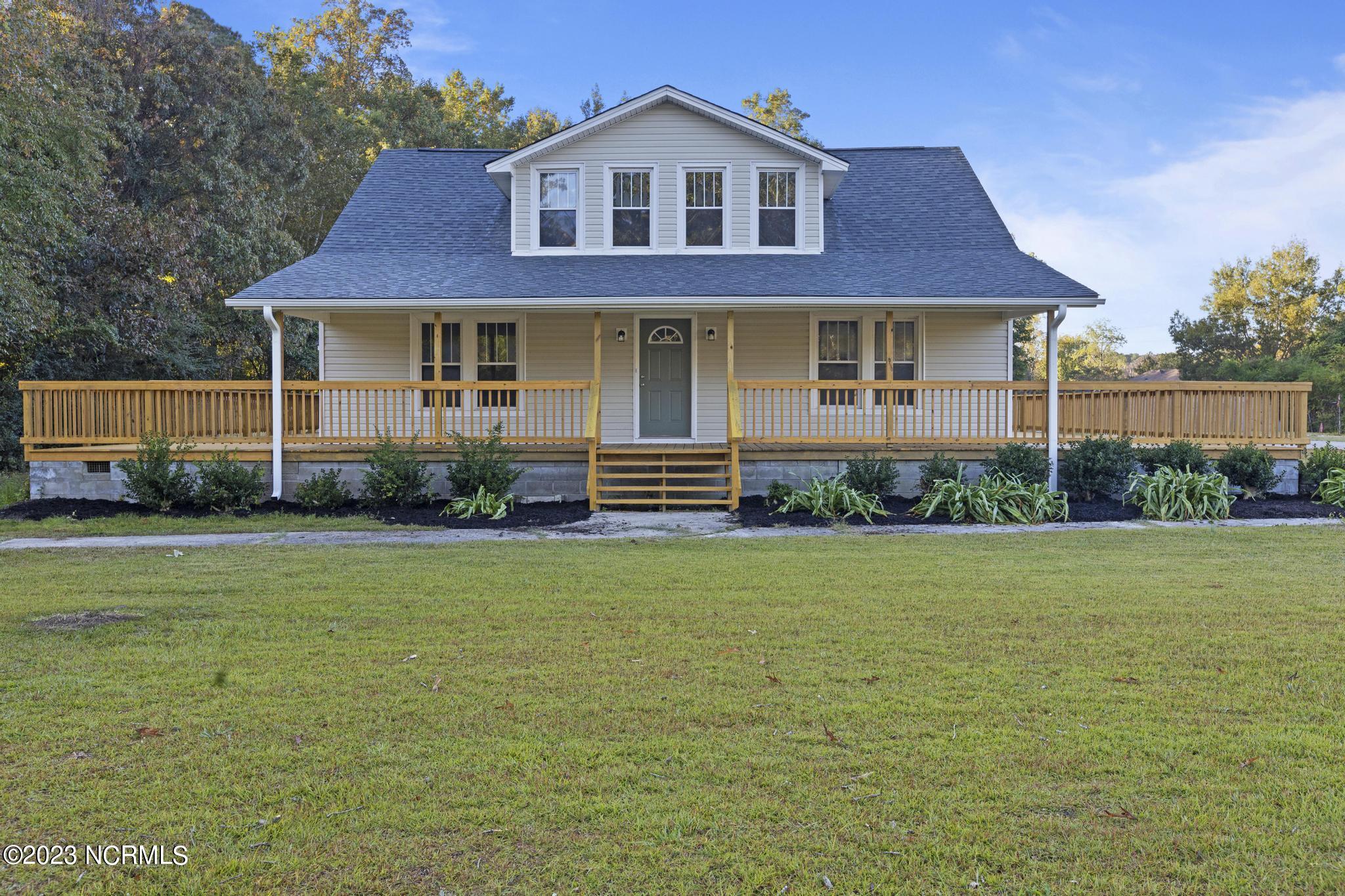 1147 Blue Creek Front