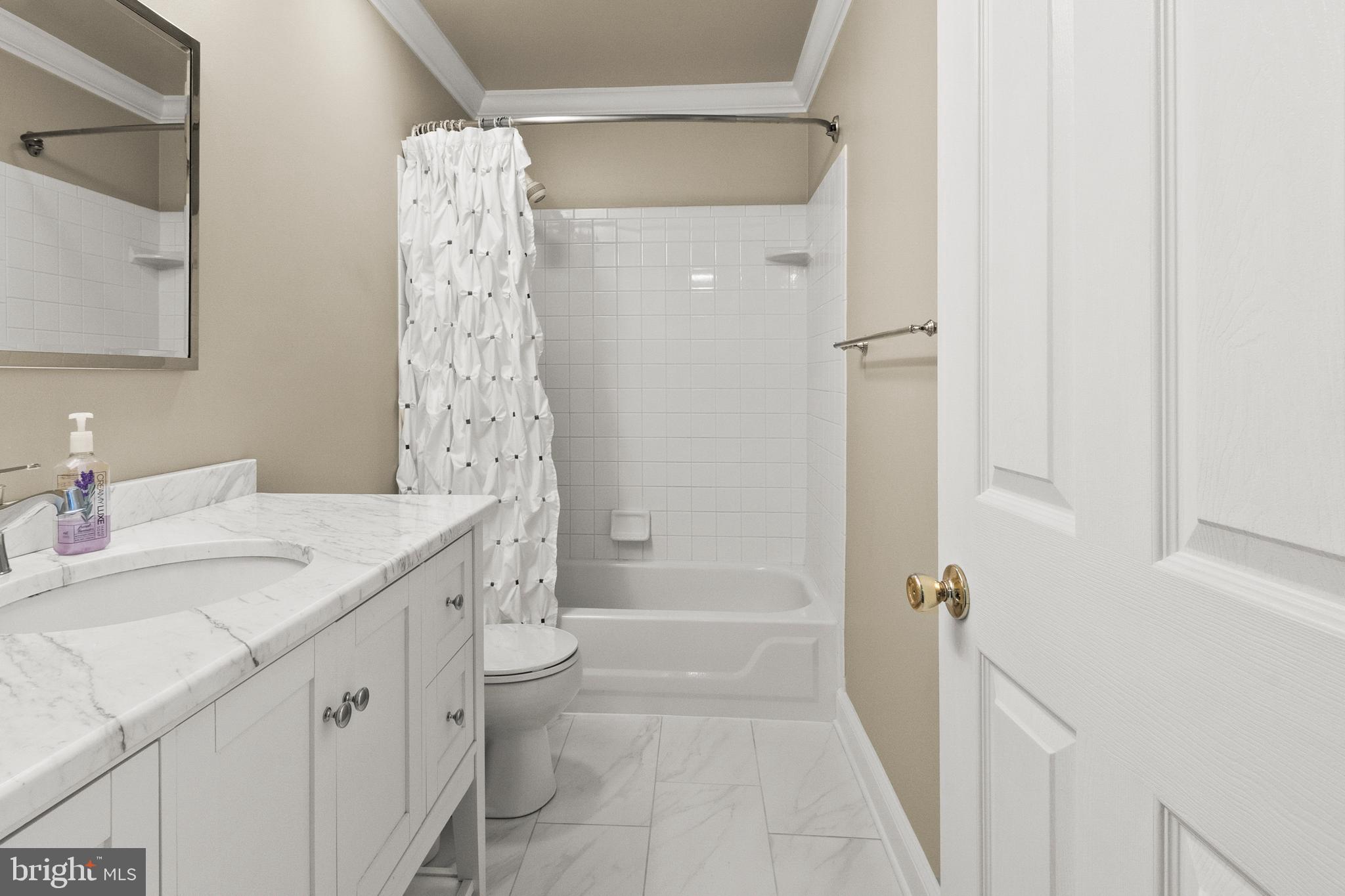 11 Montague Road Newark, DE 19713 - Photo 40 of 79 Hall bathroom