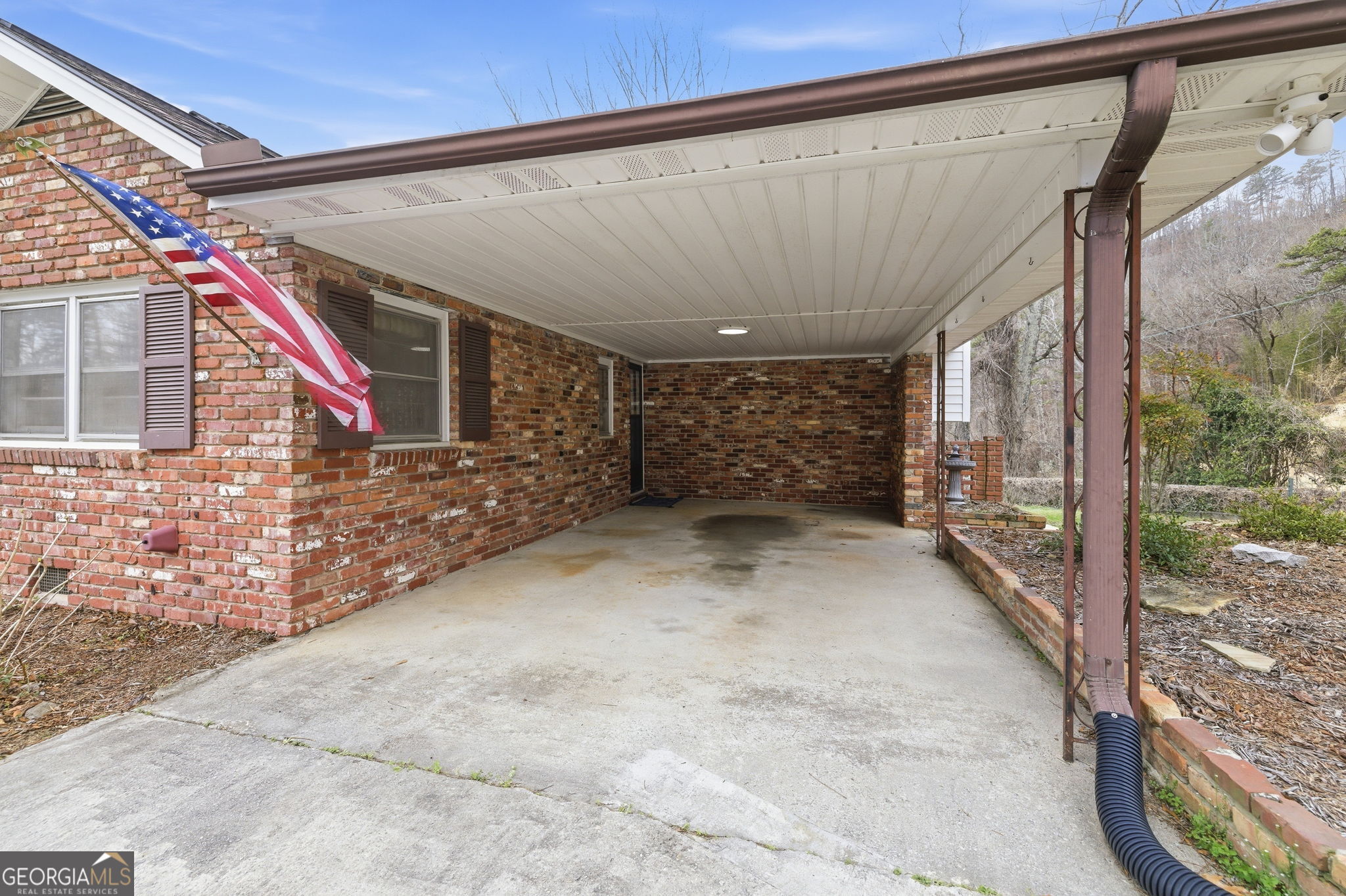 1879 Falls Road Toccoa, GA 30577 - Photo 2 of 36