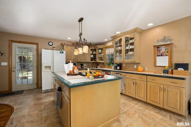 $270,000 | 1529 North Logan Street, Chillicothe, IL 61523