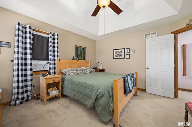 $270,000 | 1529 North Logan Street, Chillicothe, IL 61523