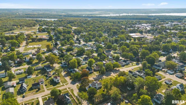 $270,000 | 1529 North Logan Street, Chillicothe, IL 61523