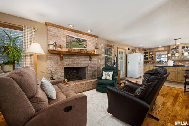 $270,000 | 1529 North Logan Street, Chillicothe, IL 61523