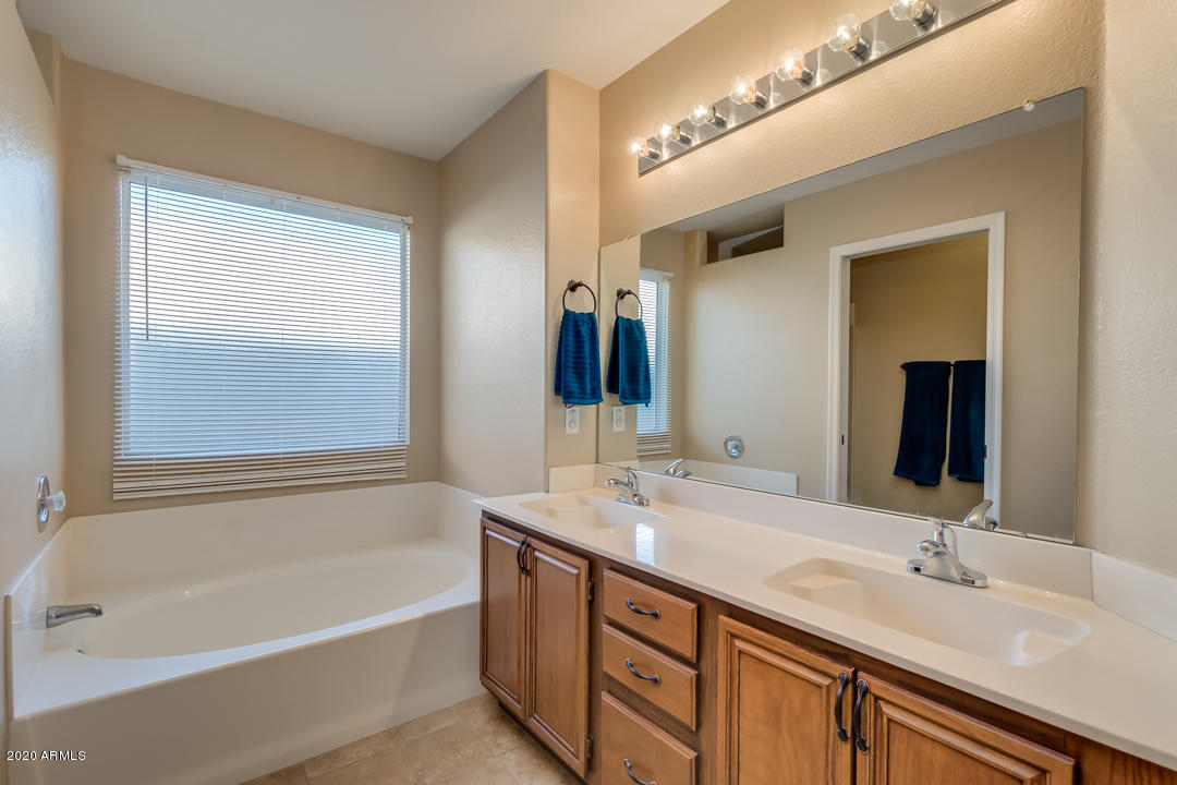 8319 West Bloomfield Road Peoria, AZ 85381 - Photo 12 of 24 16-Bloomfield