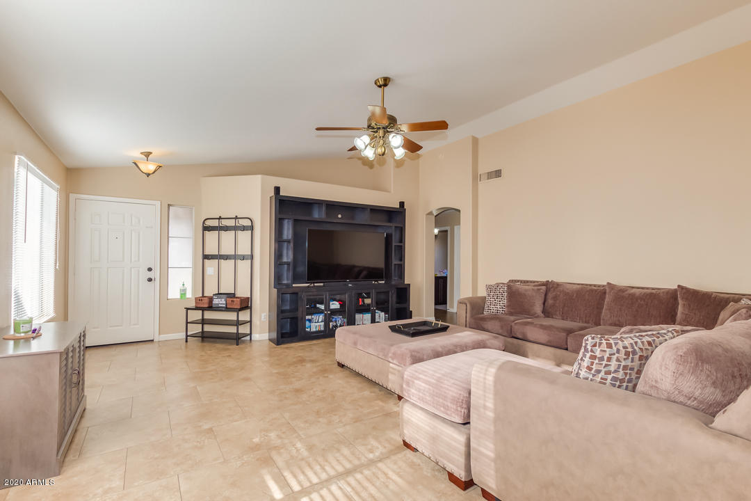 8319 West Bloomfield Road Peoria, AZ 85381 - Photo 2 of 24 04-Bloomfield