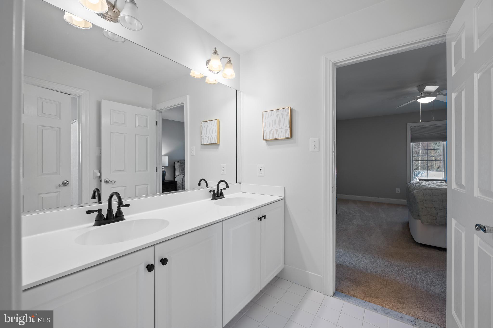 120 Springtree Road Newtown Square, PA 19073 - Photo 31 of 69 Jack and Jill Bath