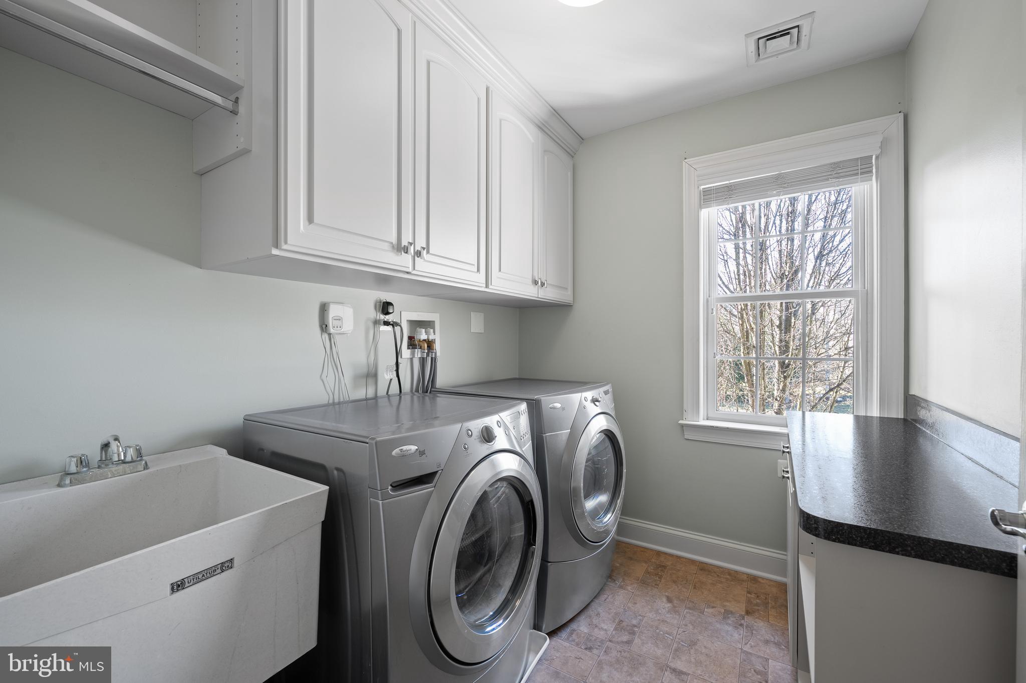 120 Springtree Road Newtown Square, PA 19073 - Photo 36 of 69 2nd Floor Laundry