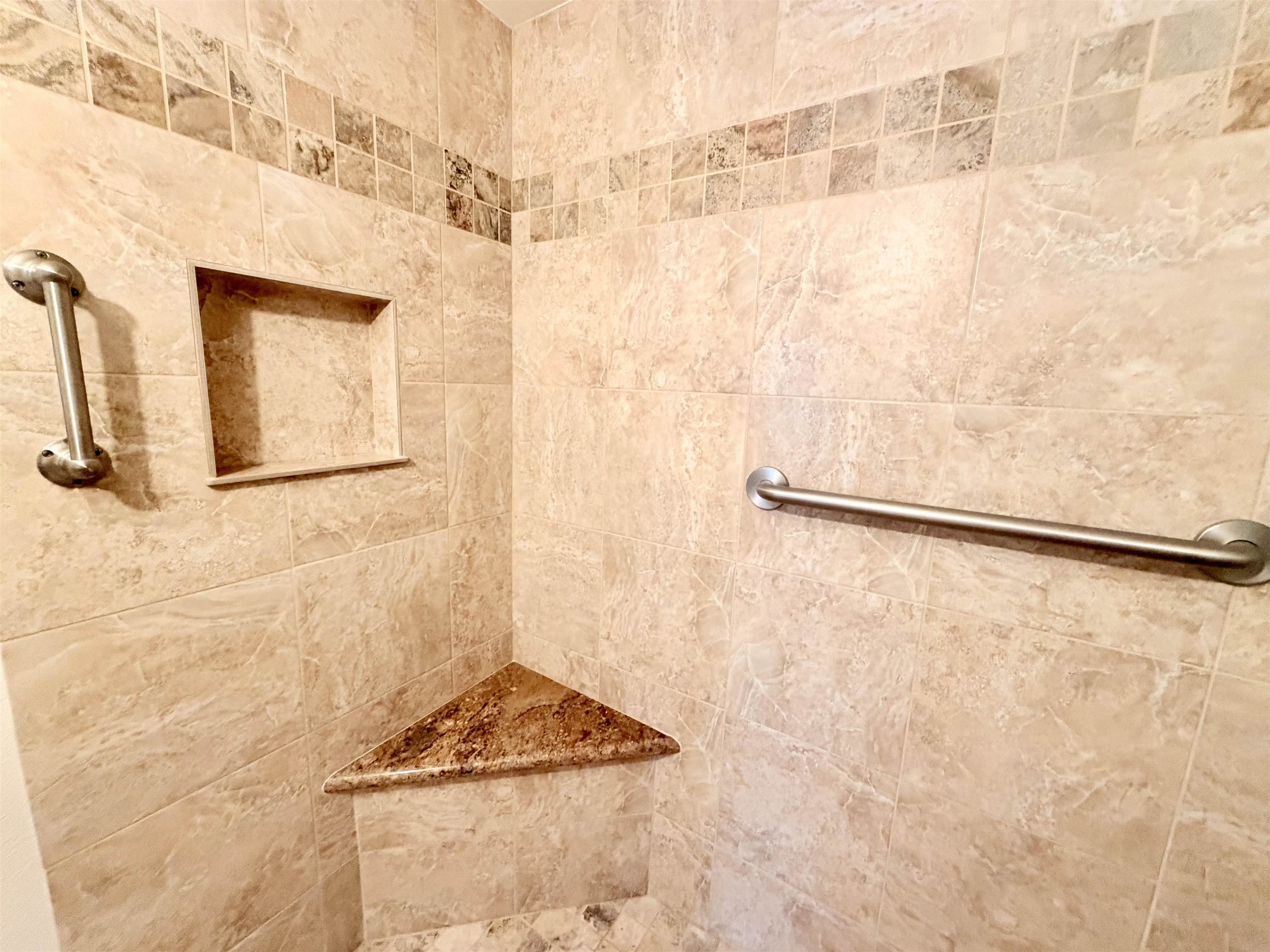 475 Front Street, Unit 320 Lahaina, HI 96761 - Photo 24 of 41 a bathroom with a shower