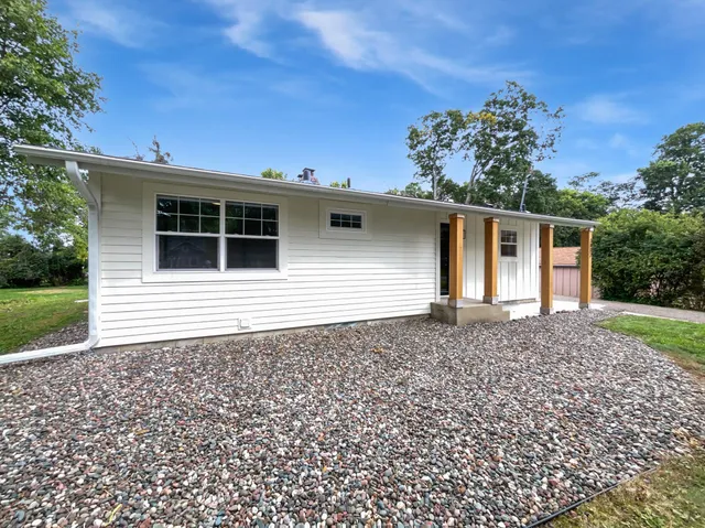 $418,000 | 3802 Togo Road, Spring Park, MN 55384