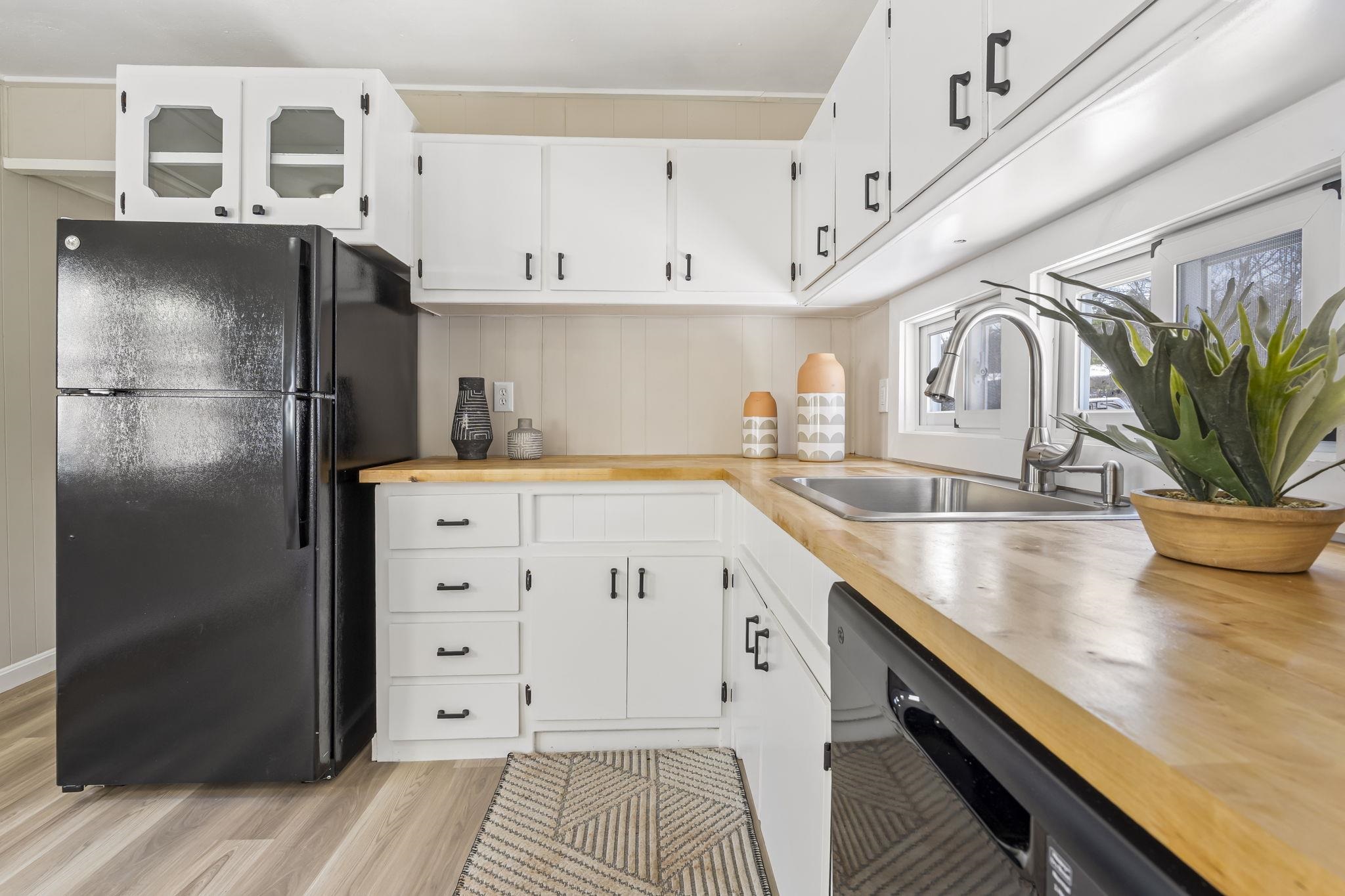 14 Stage Coach Circle Londonderry, NH 03053 - Photo 11 of 34