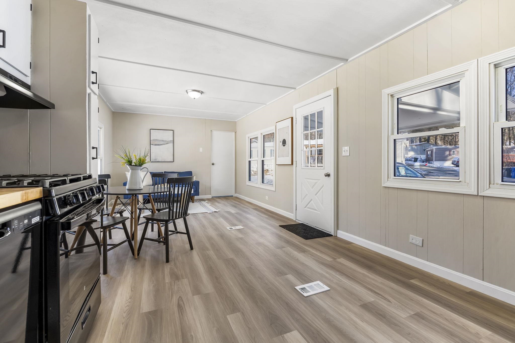 14 Stage Coach Circle Londonderry, NH 03053 - Photo 13 of 34