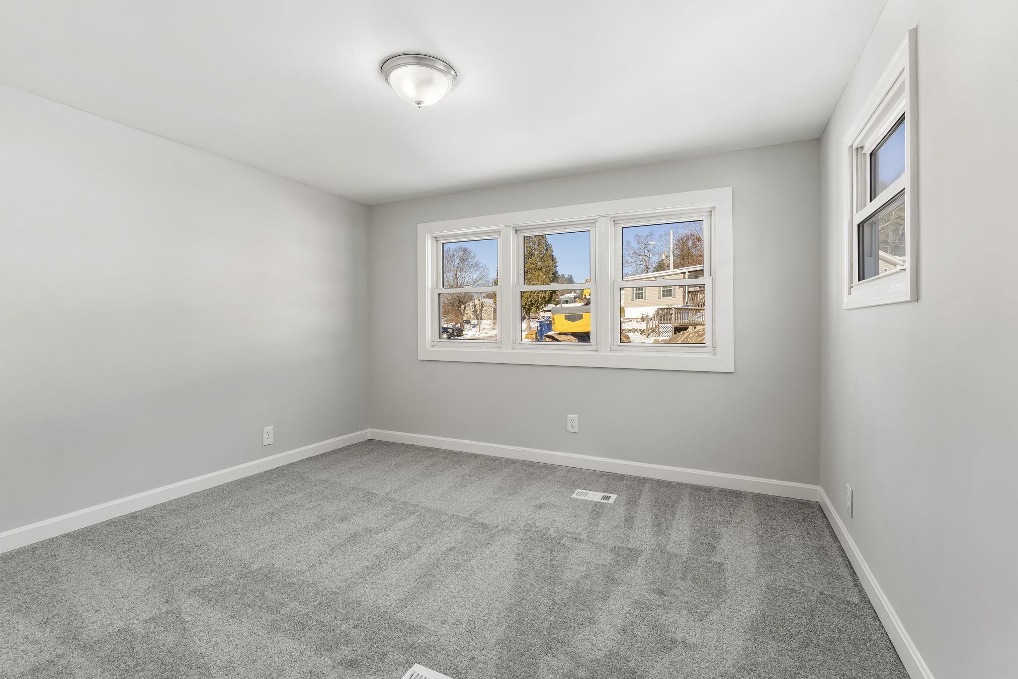 14 Stage Coach Circle Londonderry, NH 03053 - Photo 14 of 34