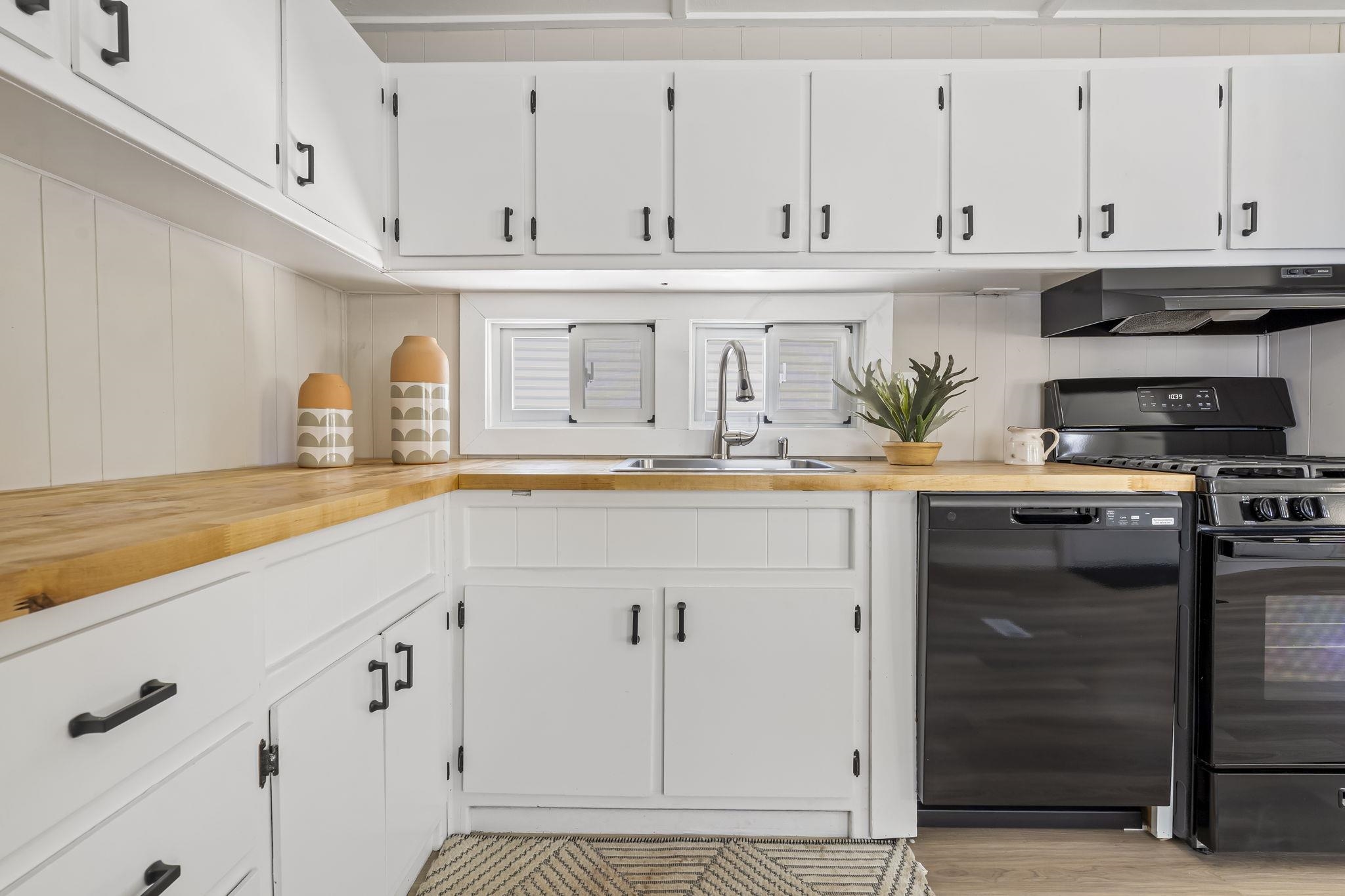 14 Stage Coach Circle Londonderry, NH 03053 - Photo 10 of 34