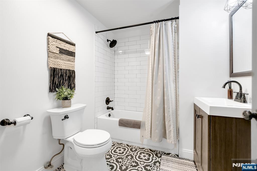 22 Fox Boro Road Wayne, NJ 07470 - Photo 41 of 50