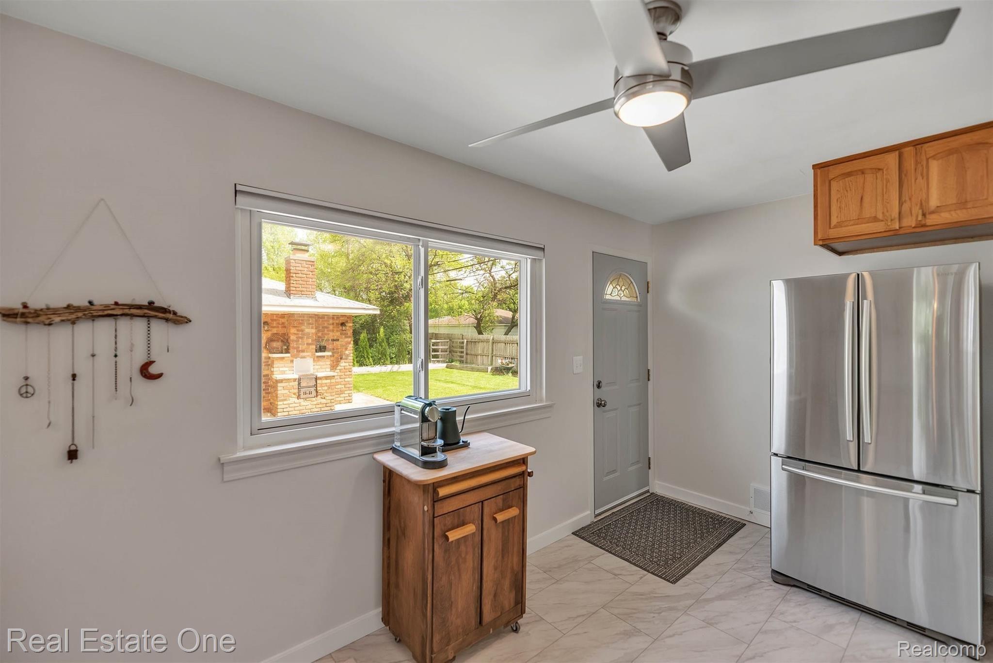 3024 Starr Road Royal Oak, MI 48073 - Photo 14 of 42 15-3024 Starr Rd-WindowStill-Real-Estate-Photography-15.jpg