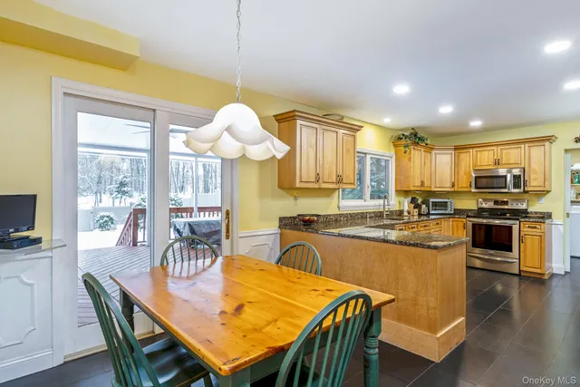 $799,999 | 25 Sheryl Crescent, Smithtown, NY 11787