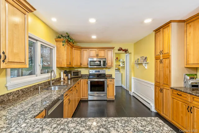 $799,999 | 25 Sheryl Crescent, Smithtown, NY 11787