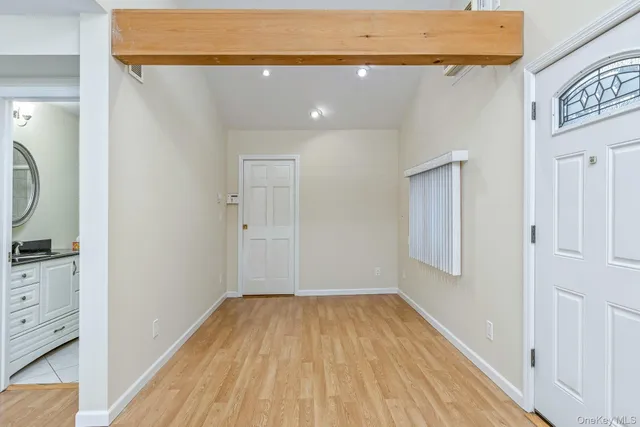 $799,999 | 25 Sheryl Crescent, Smithtown, NY 11787