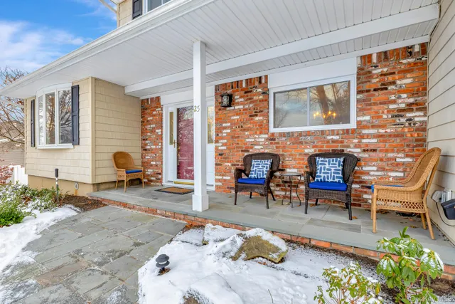 $799,999 | 25 Sheryl Crescent, Smithtown, NY 11787
