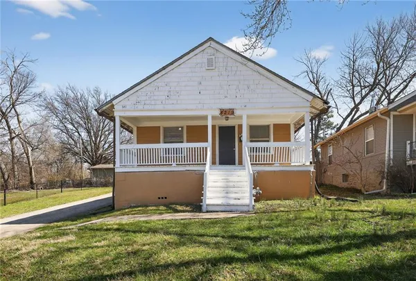 $124,900 | 8219 Wayne Avenue, Kansas City, MO 64131