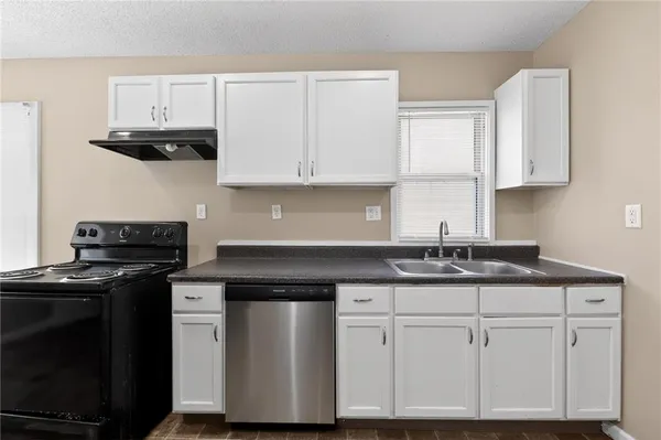 $124,900 | 8219 Wayne Avenue, Kansas City, MO 64131