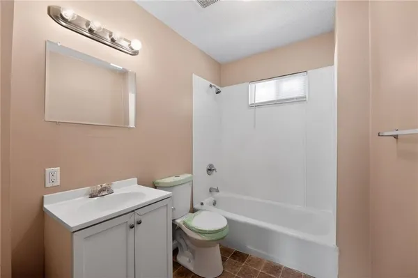$124,900 | 8219 Wayne Avenue, Kansas City, MO 64131