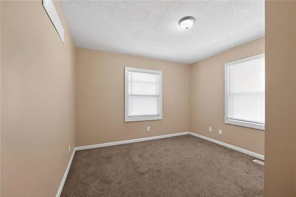 $124,900 | 8219 Wayne Avenue, Kansas City, MO 64131