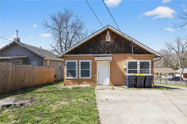 $124,900 | 8219 Wayne Avenue, Kansas City, MO 64131
