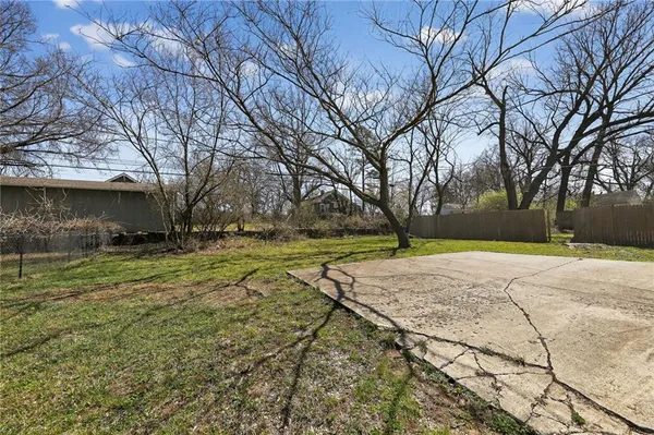 $124,900 | 8219 Wayne Avenue, Kansas City, MO 64131
