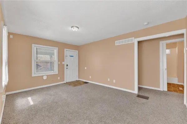 $124,900 | 8219 Wayne Avenue, Kansas City, MO 64131