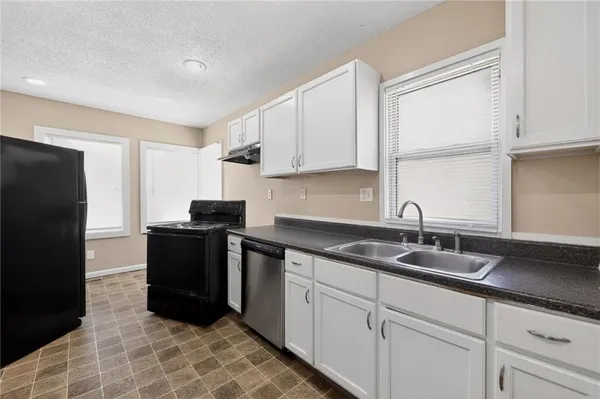 $124,900 | 8219 Wayne Avenue, Kansas City, MO 64131